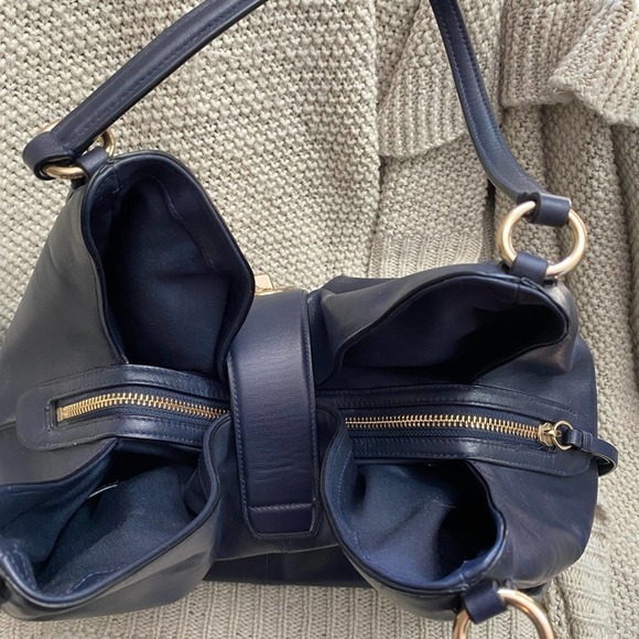 Coach Carlyle Bag‎ - Picture 3 of 16